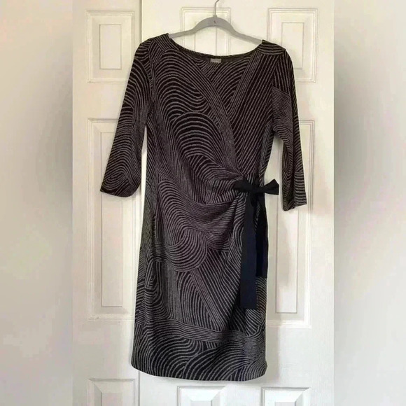 Taylor by Lord & Taylor grey dress with tie Size 10 Wrap Dress - Picture 1 of 5